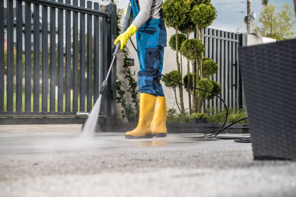Best Animal Enclosure Cleaning  in Charlotte, TX
